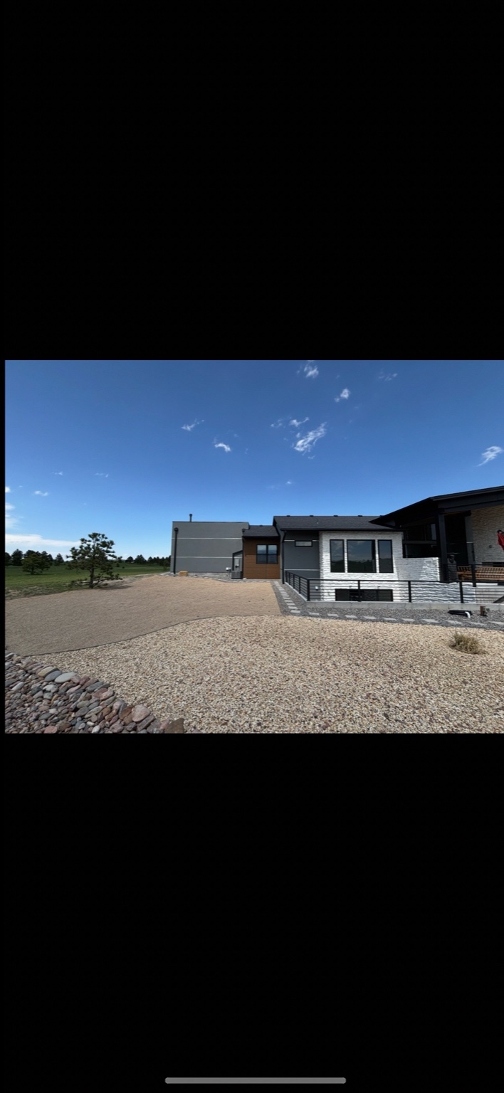 Modern drought-resistant xeriscaping design in Colorado Springs